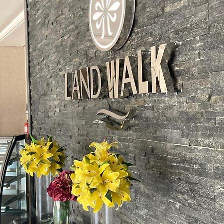 Aparthotel Land Walk Al Aqiq Riad Exterior foto
